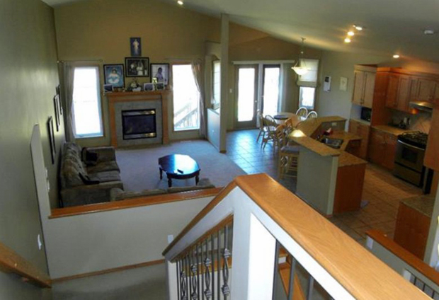Nice setup! Click Image for more information or Call (204) 792-6453.