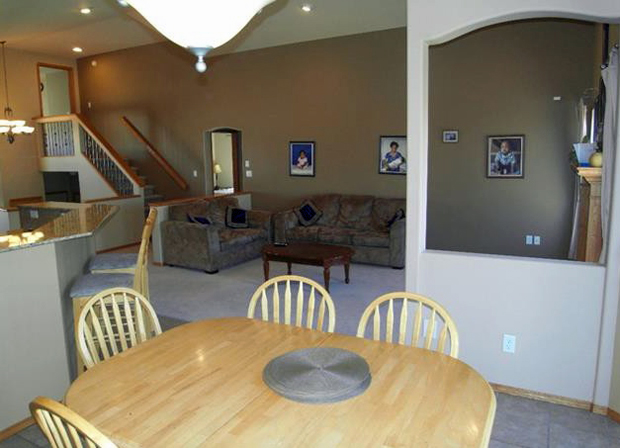 Nicely set up dining room and living area! Click Image or Call (204) 792-6453 for more information.