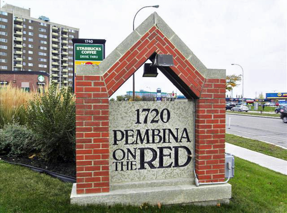 Looking for a Pembina Ave. condo with a great view? Look no further! Click Image or Call (204) 792-6453.