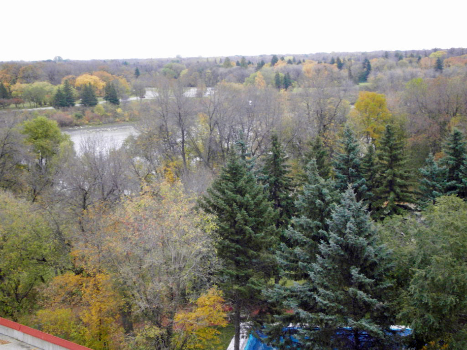 River view condo at 1720 Pembina Avenue, Winnipeg. Call (204) 792-6453 for more information.